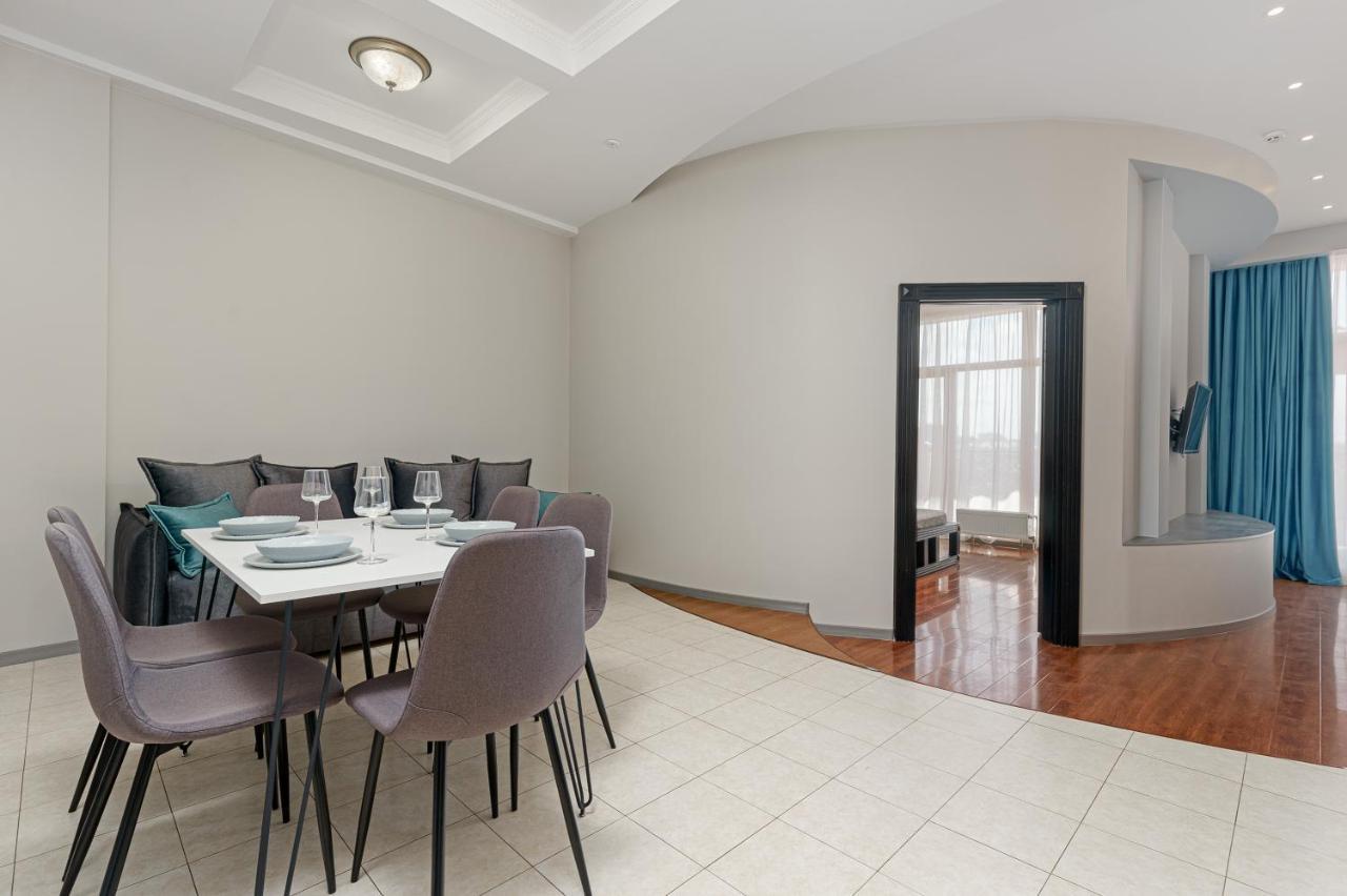 Arcadia Palace 2-Bedrooms Apartment With Terrace Odessa Dış mekan fotoğraf