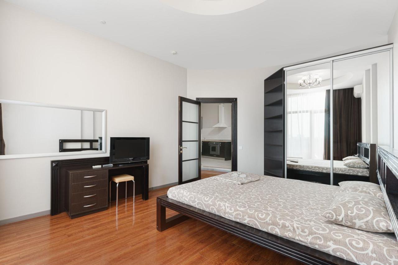 Arcadia Palace 2-Bedrooms Apartment With Terrace Odessa Dış mekan fotoğraf